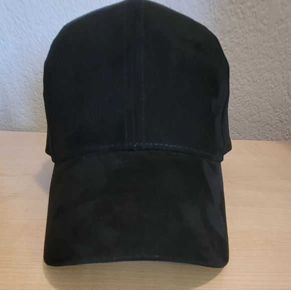 Steve Madden Black Cap - Picture 3 of 6
